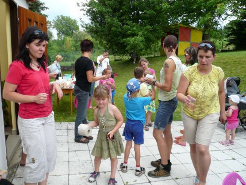 Opékání špekáčků v MŠ - 29.6.2011